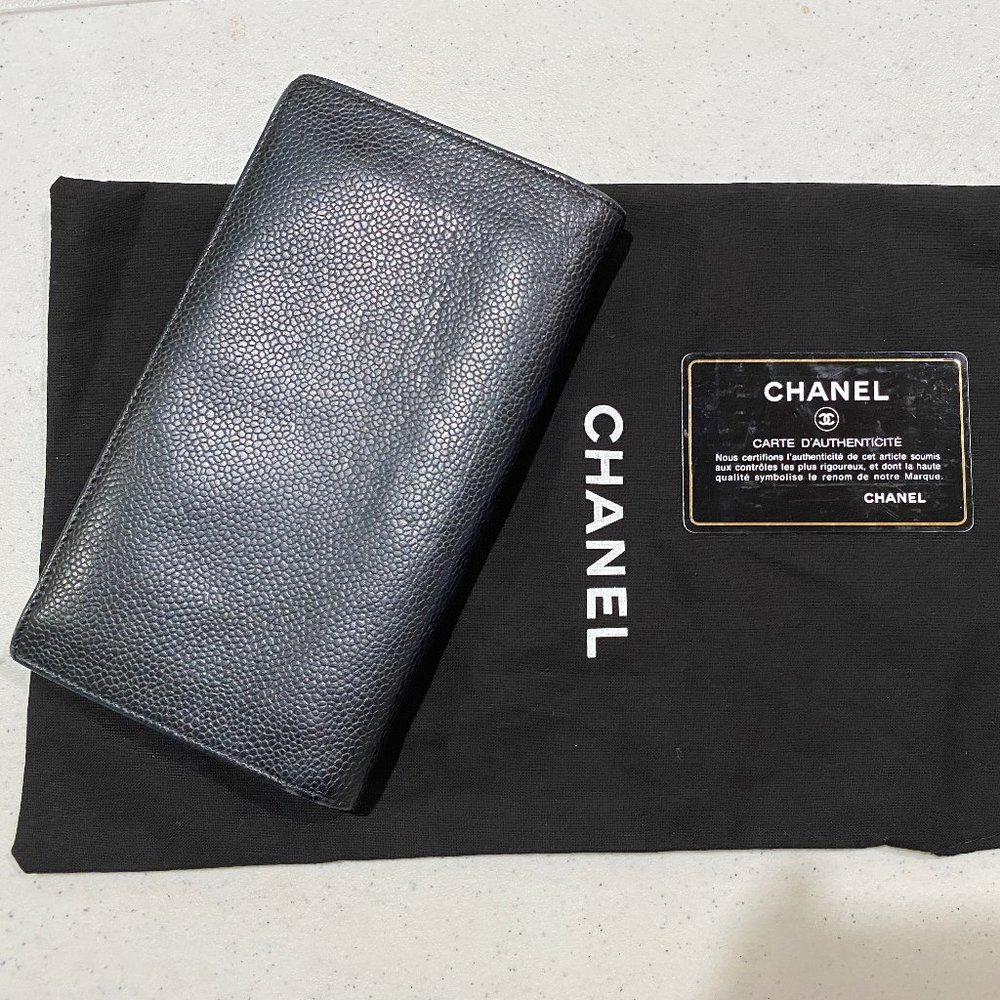 CHANEL Black Leather Wallet/Cardholder - Picture 3 of 3